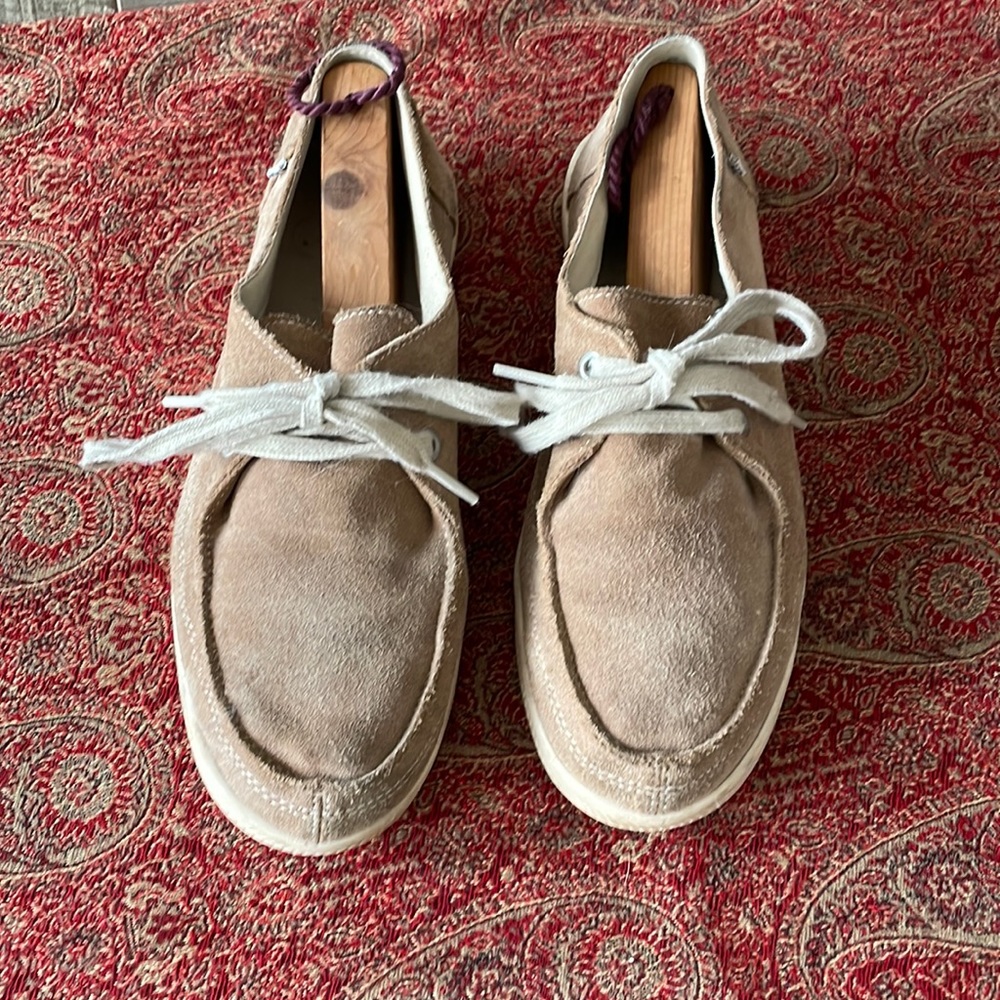 Ellen DeGeneres love tan suede lace up loafers. Super comfy. Size 7 1/2.